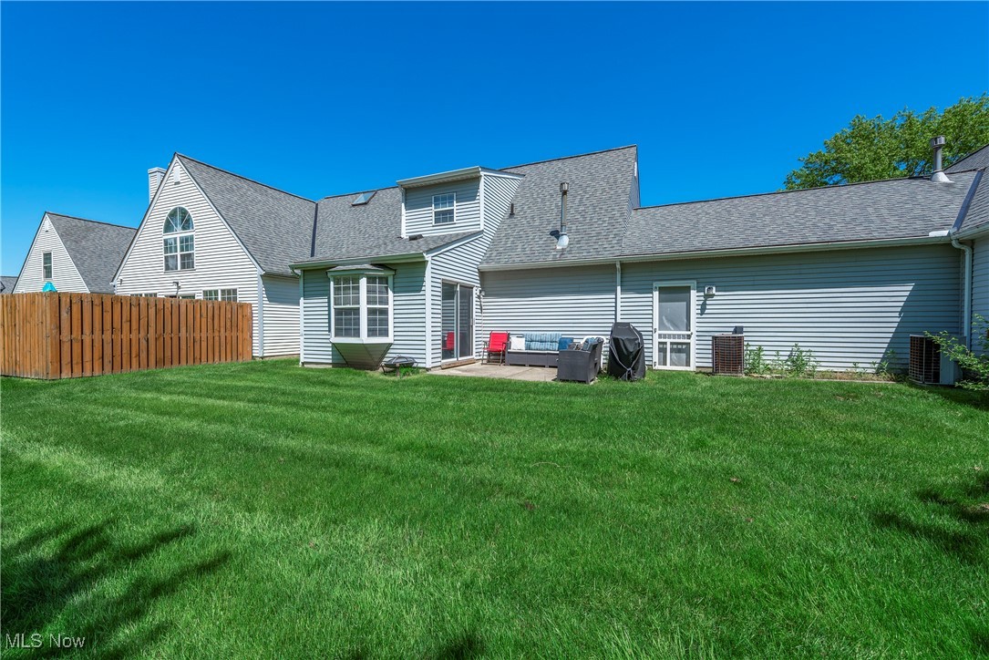 19329 Wheelers Lane, Strongsville, Ohio image 40