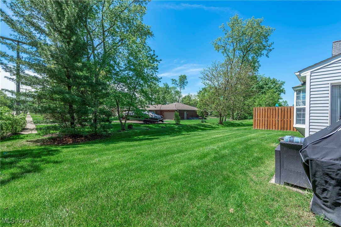 19329 Wheelers Lane, Strongsville, Ohio image 39