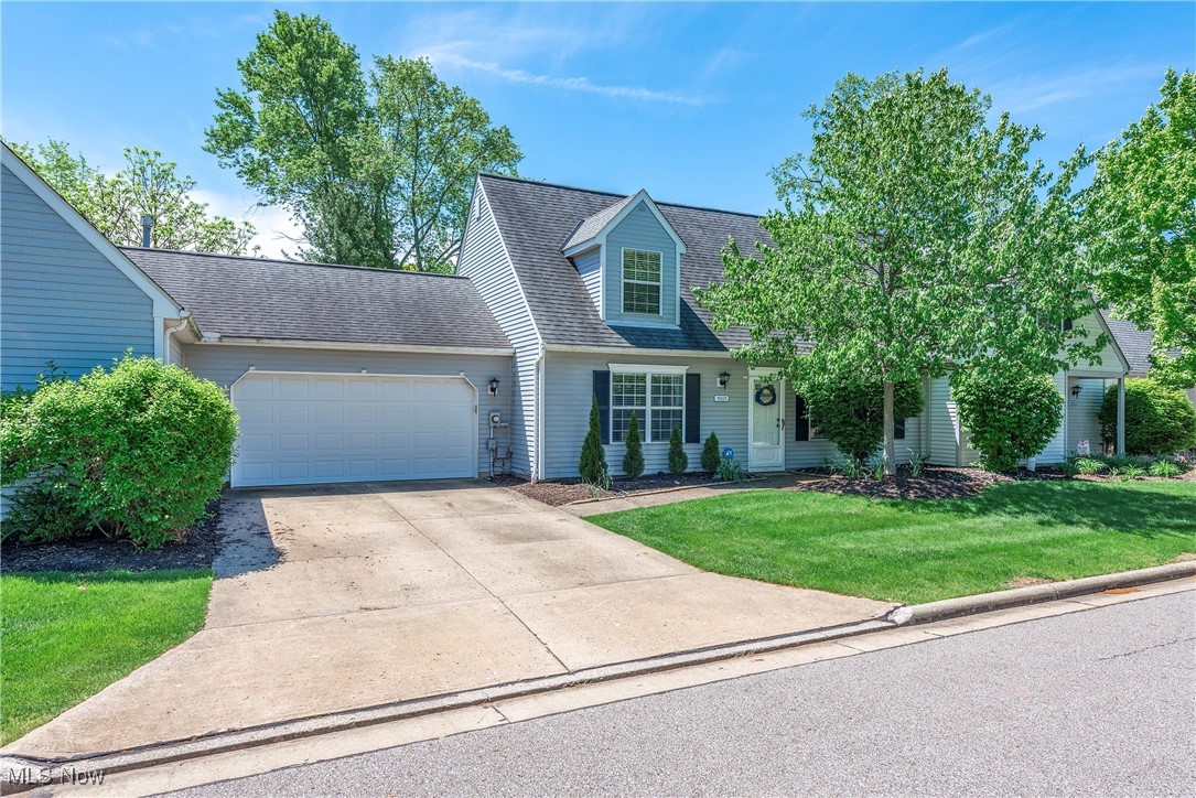 19329 Wheelers Lane, Strongsville, Ohio image 1