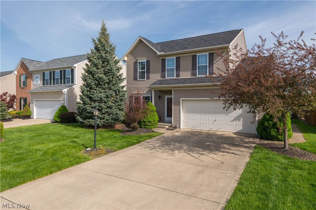 Photo of 157 Stone Ridge Way, Berea, OH 44017 (MLS # 5198947)