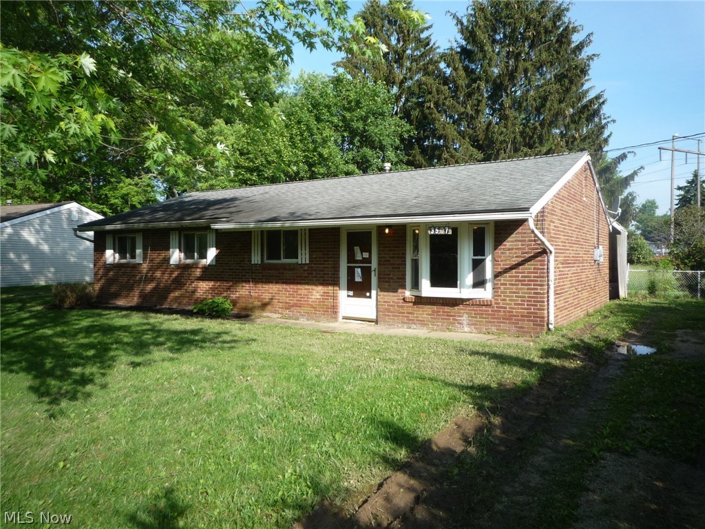 4 BR/ 2 Bath Brick Ranch in Brimfield! Nicely sized lot. Oak cabinets in kitchen. Replacement windows. Covered patio area can serve as a great carport- or possible conversion to garage. Convenient to Brimfield shopping, and great highway access. This is a Fannie Mae HomePath Property.