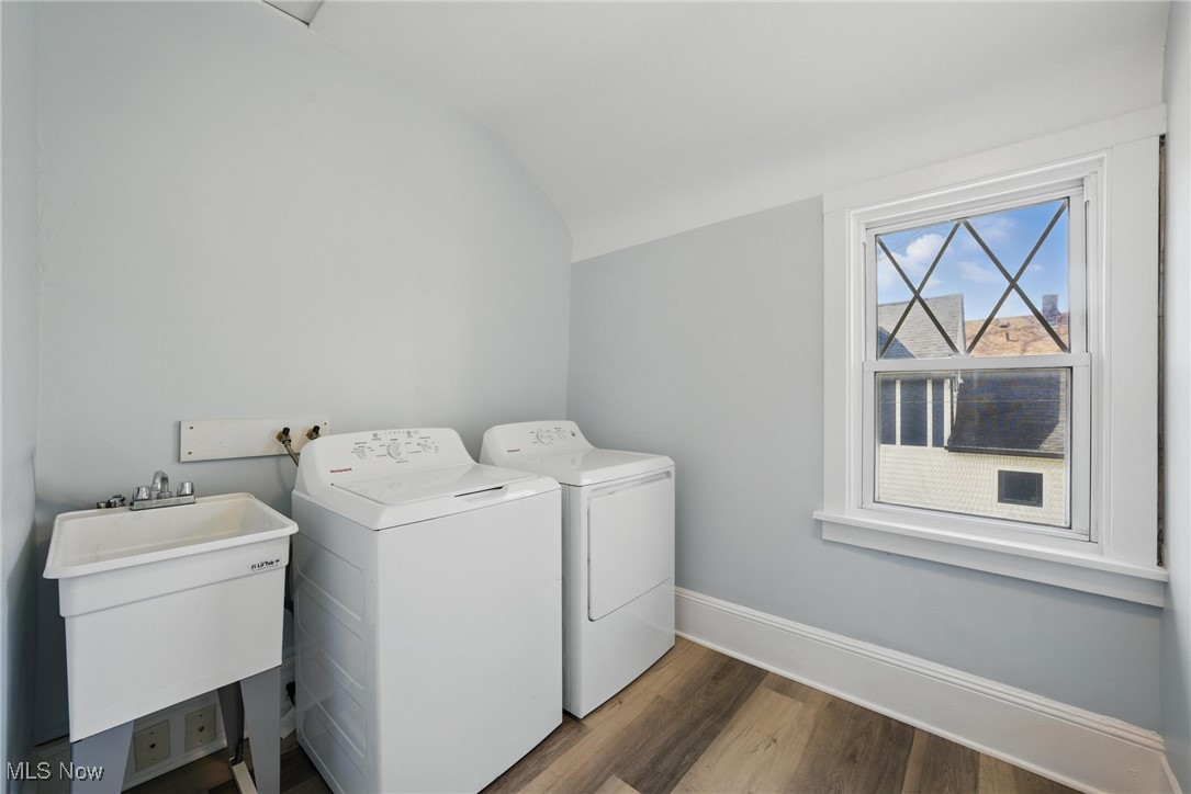 Cleveland, Ohio 44113, United States, 2 Bedrooms Bedrooms, ,1 BathroomBathrooms,Residential,Pending,116563