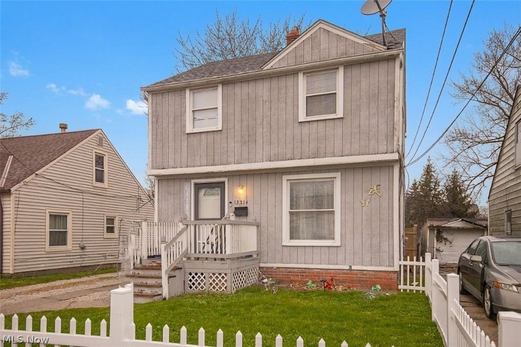Photo of 12214 Bennington Avenue, Cleveland, OH 44135 (MLS # 5192217)