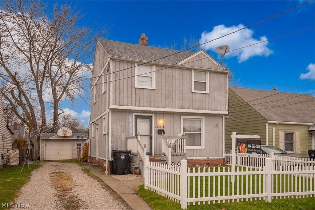 Photo of 12214 Bennington Avenue, Cleveland, OH 44135 (MLS # 5192217)