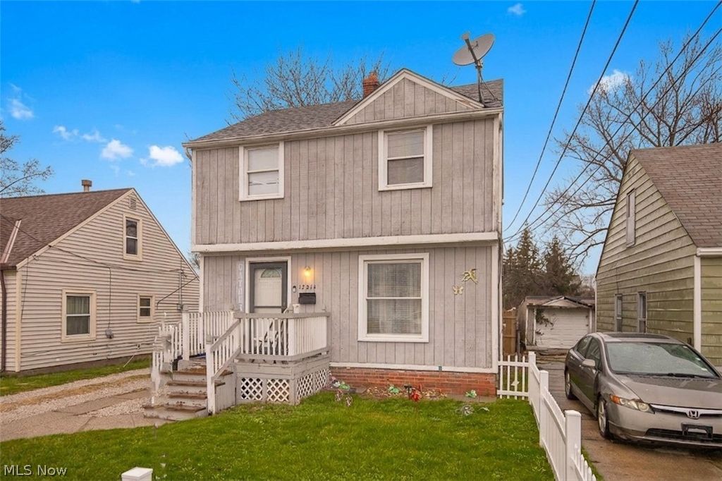 Photo of 12214 Bennington Avenue, Cleveland, OH 44135 (MLS # 5192217)