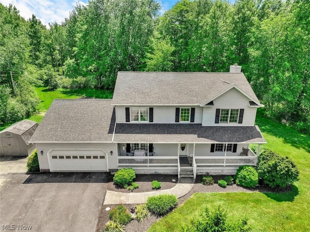 Photo of 17800 Settlers Trail, Chagrin Falls, OH 44023 (MLS # 5219305)