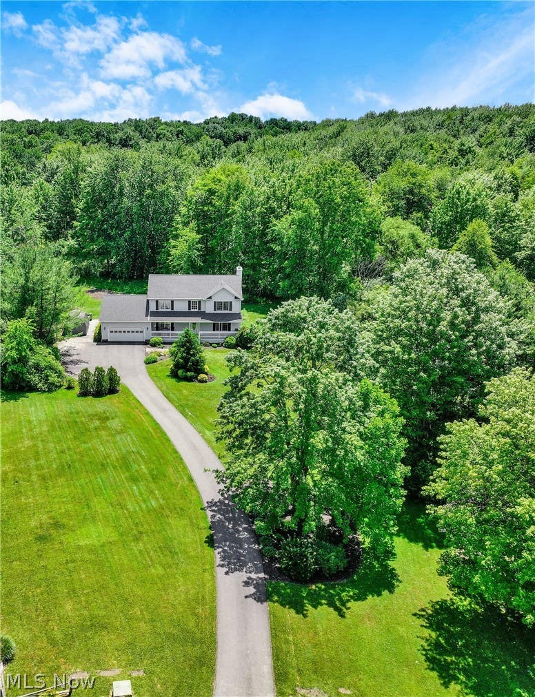 Photo of 17800 Settlers Trail, Chagrin Falls, OH 44023 (MLS # 5219305)