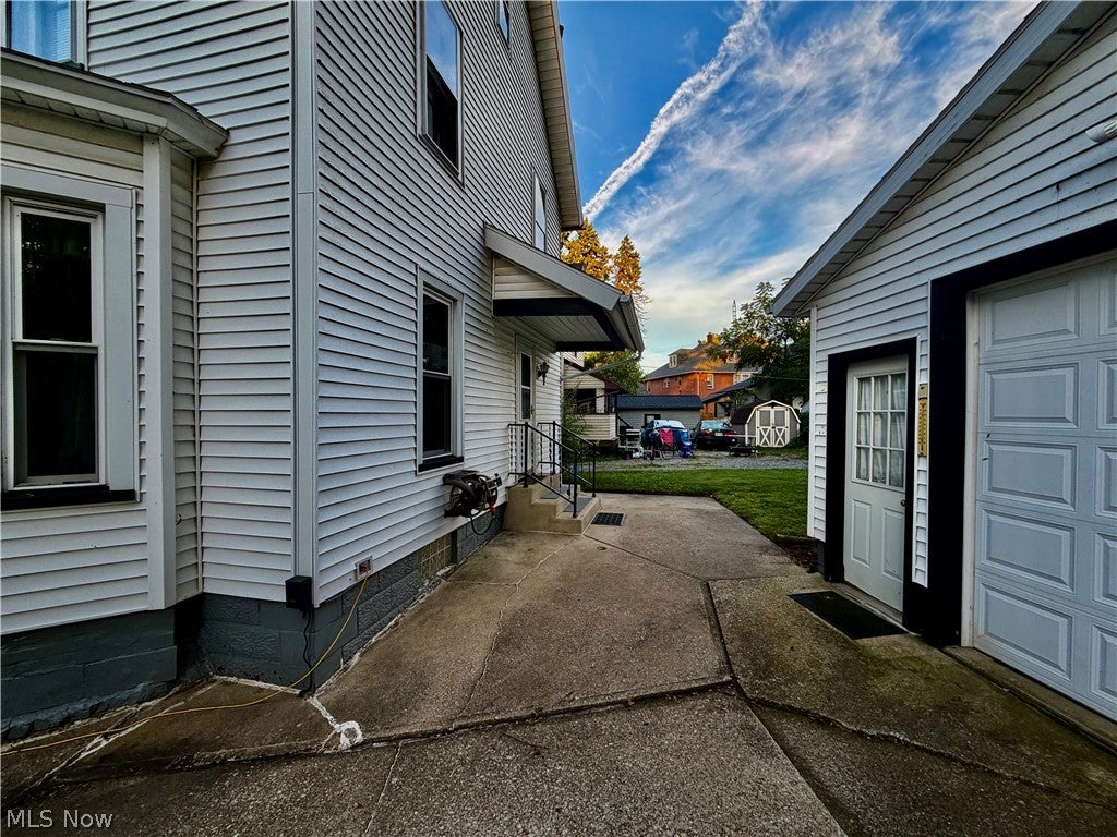 819 Lincoln Way NW