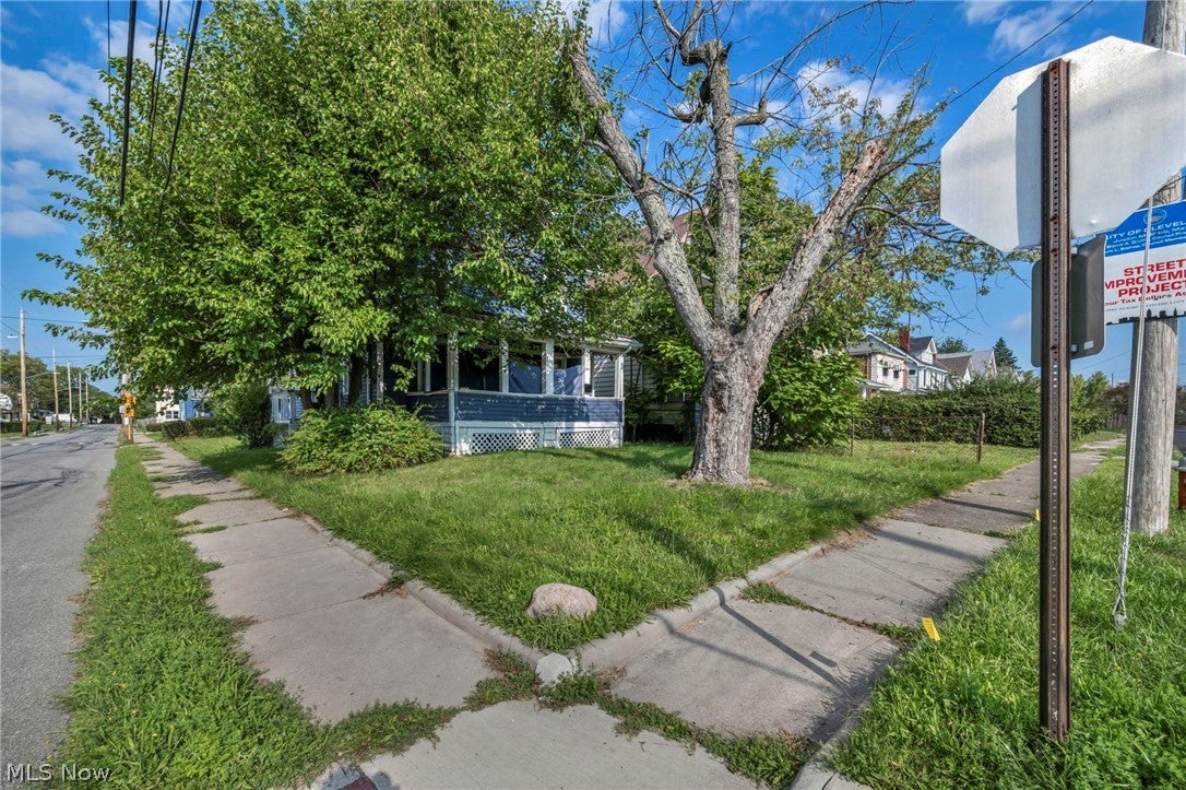 4316 E 128th Street