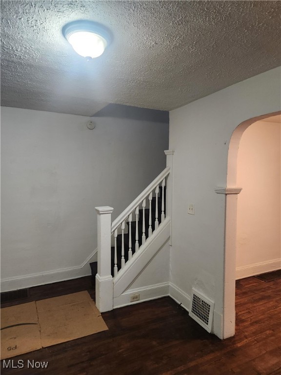 3174 W 105th Street, Cleveland, Ohio image 5