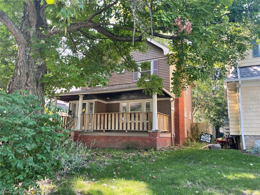 Cleveland Heights Blvd - Residential