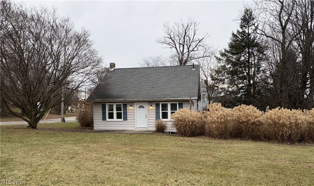 Photo of 4258 Mahoning Avenue, Youngstown, OH 44515 (MLS # 5210565)