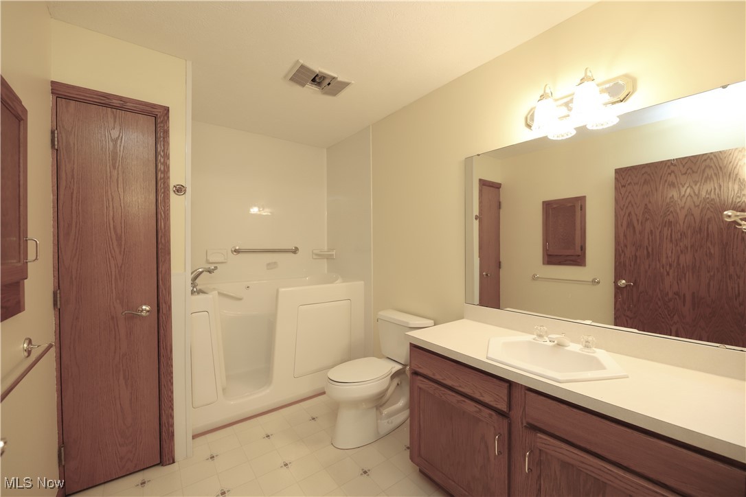 Anderson Cove Condos Ph 07 - Residential