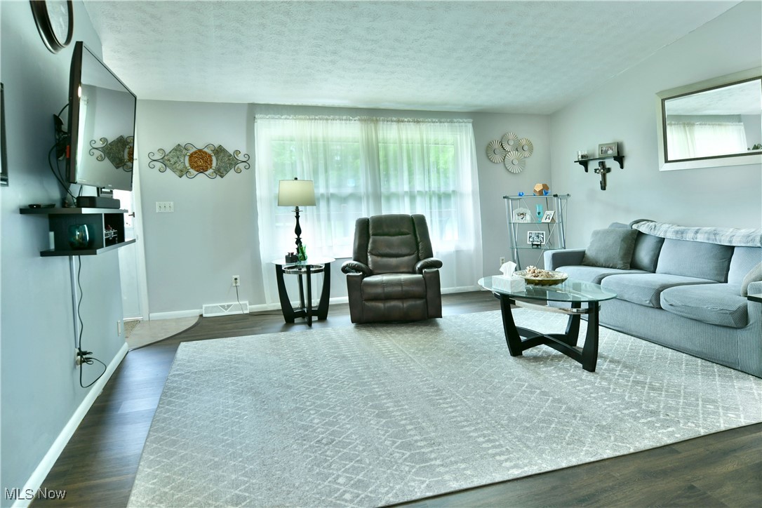 377 Henn Hyde Road, Warren, Ohio image 8