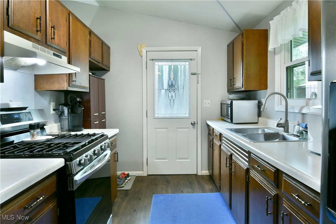 377 Henn Hyde Road, Warren, Ohio image 16