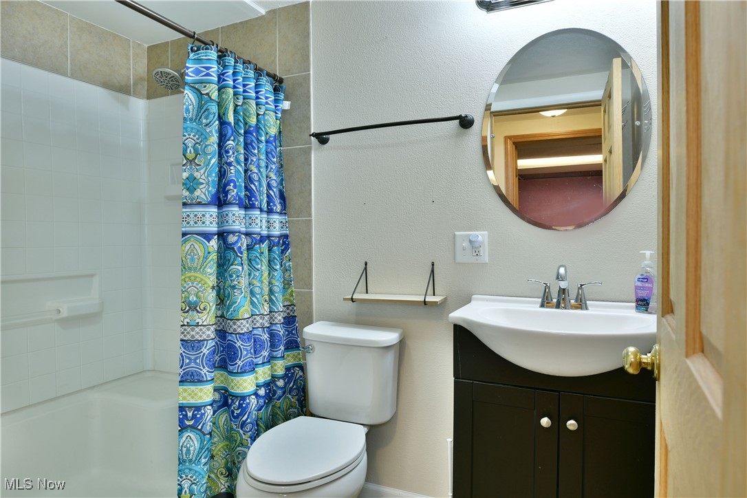 377 Henn Hyde Road, Warren, Ohio image 41
