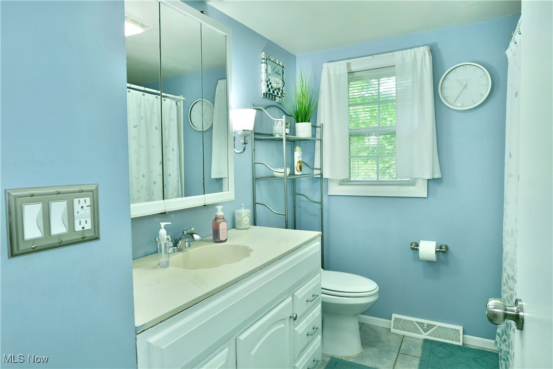 377 Henn Hyde Road, Warren, Ohio image 27