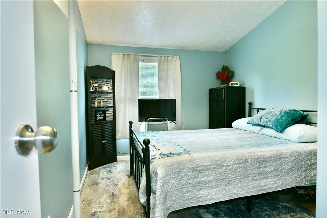 377 Henn Hyde Road, Warren, Ohio image 22