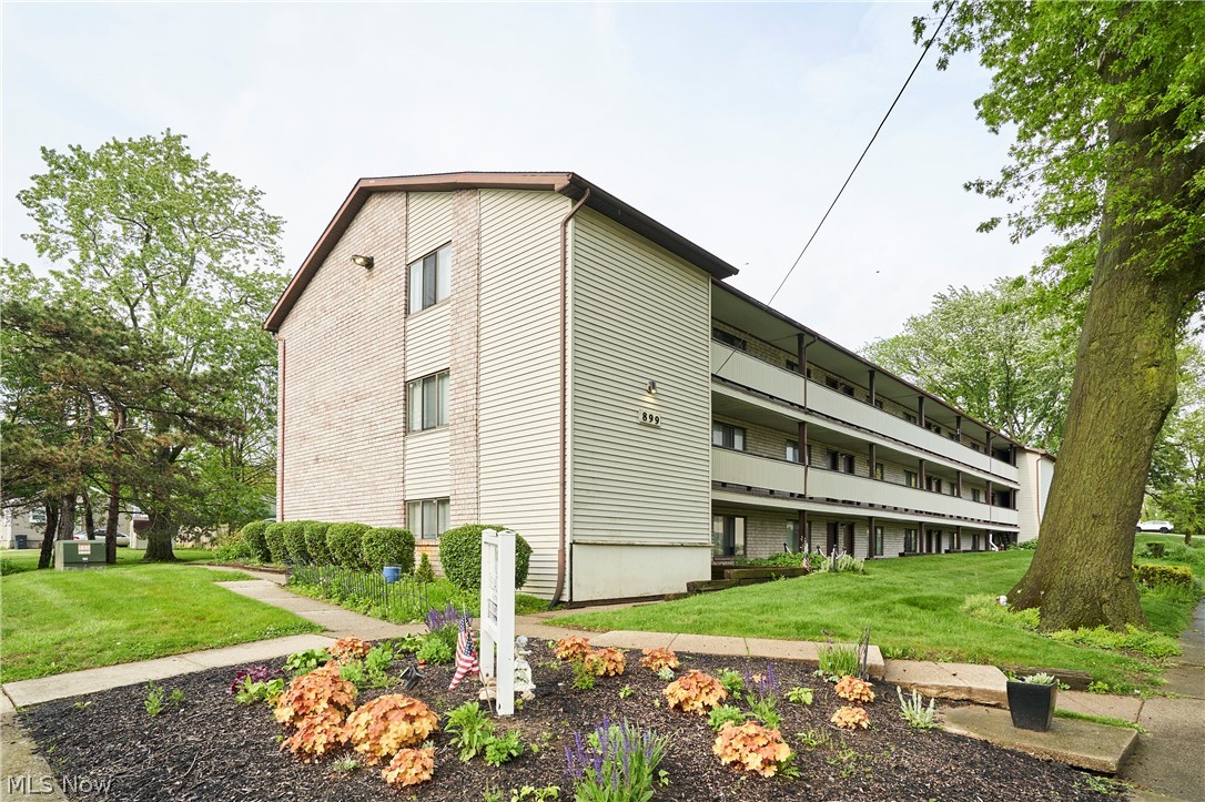 Bellevue - Commercial Sale