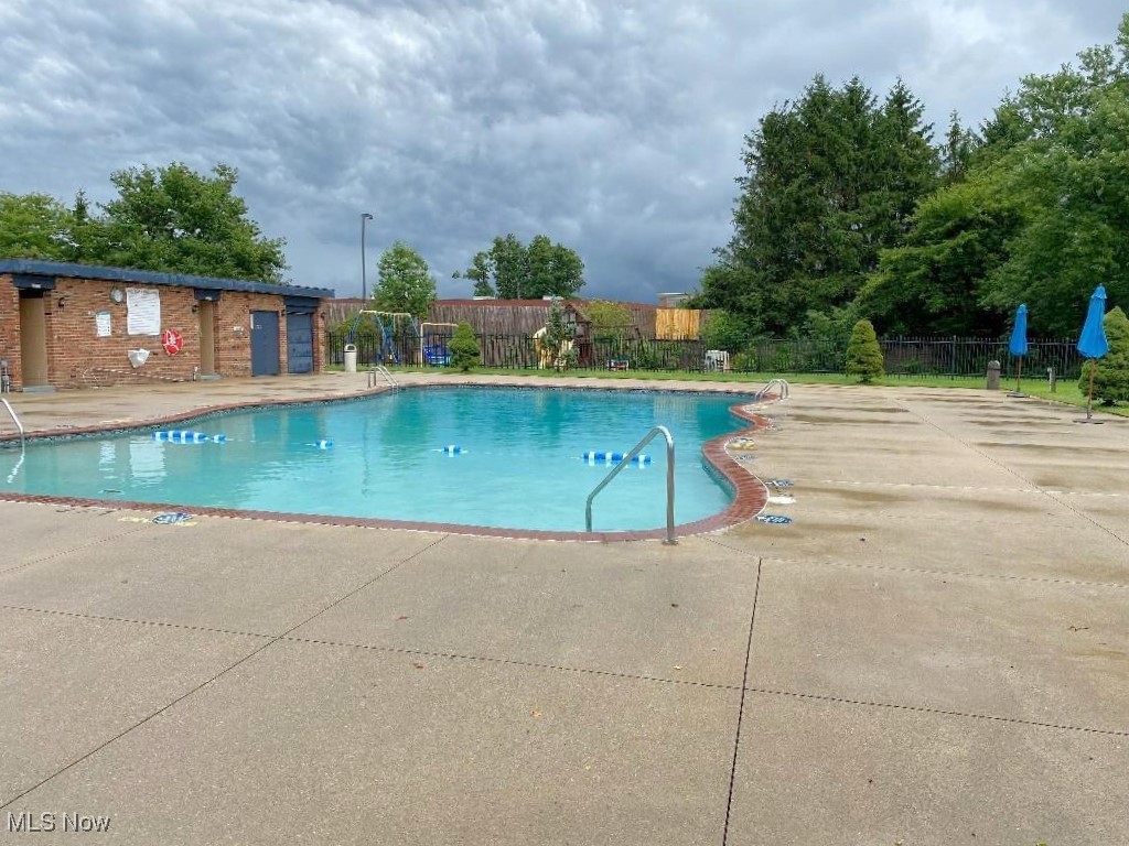 Georgetown/Lyndhurstcondo - Residential