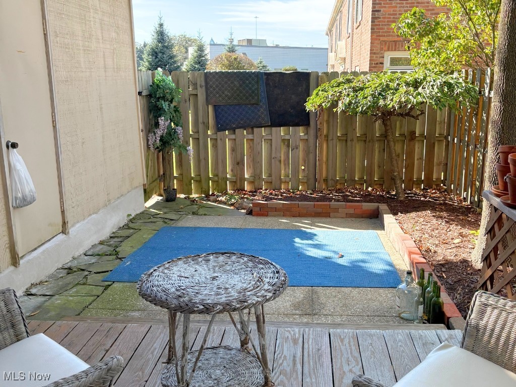Georgetown/Lyndhurstcondo - Residential