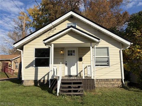 Photo of 1517 16th Street NE, Canton, OH 44705 (MLS # 5256891)