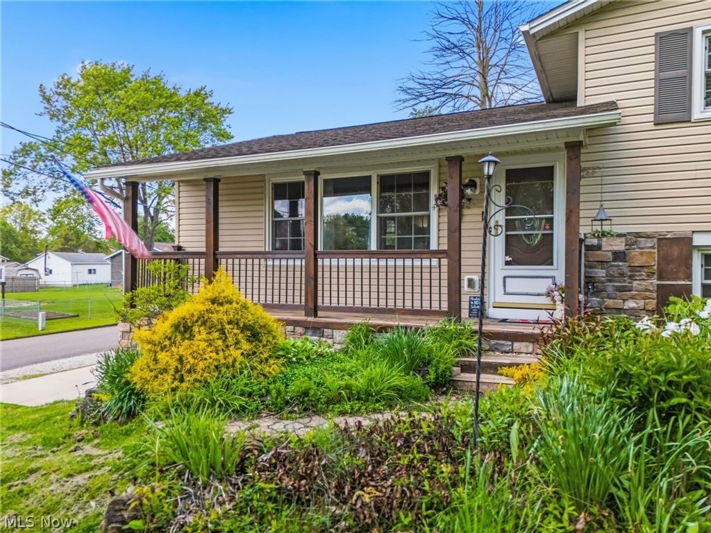Photo of 1508 Pauli Street, Canal Fulton, OH 44614 (MLS # 5208383)