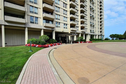Photo for 1 Bratenahl Place 1309-1311