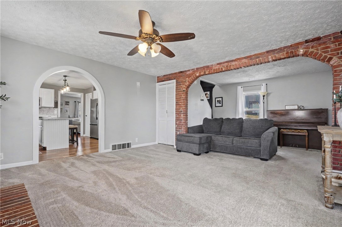 Arlington Waterloo Acres - Residential