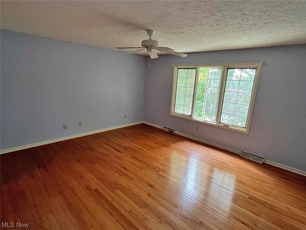 Hamlets Glenmoor Condo - Residential