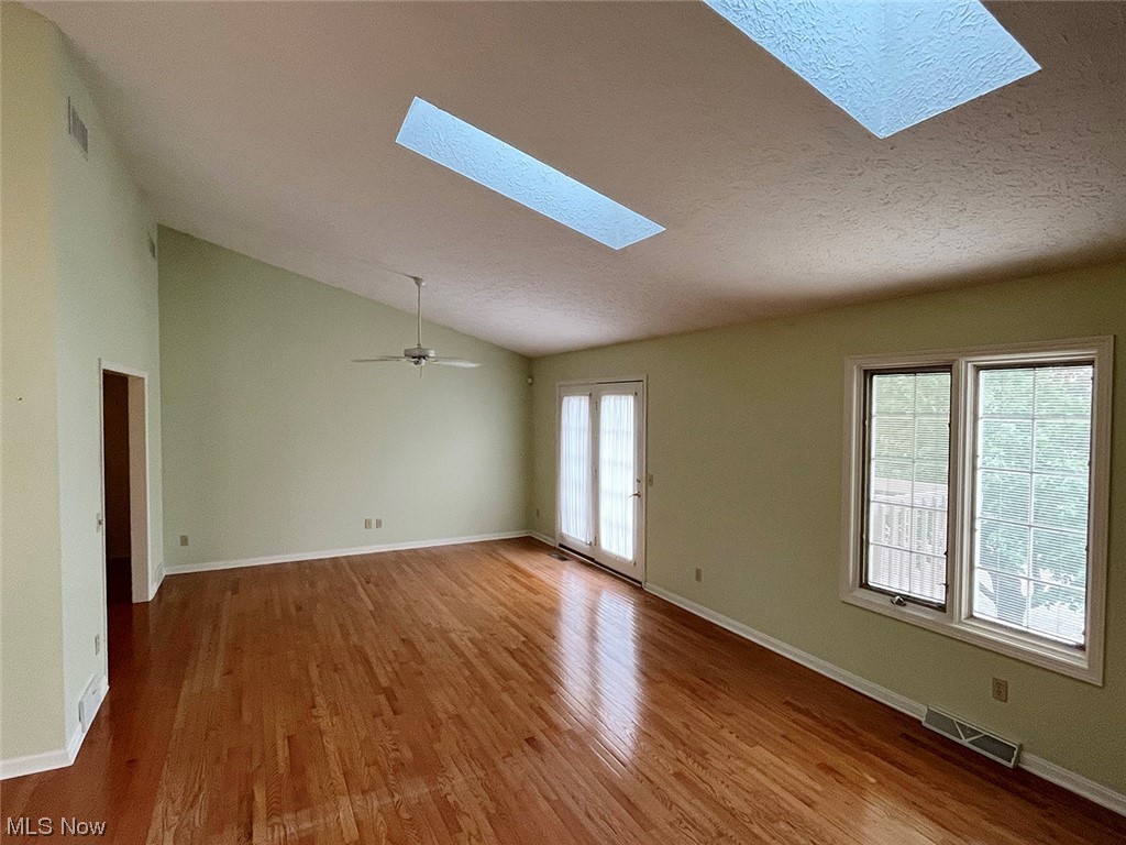 Hamlets Glenmoor Condo - Residential