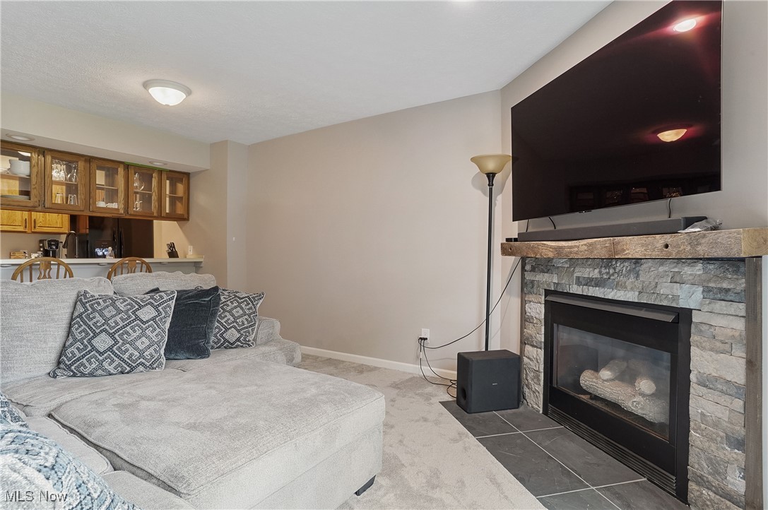 2426 Wrens Drive, Stow, Ohio image 6