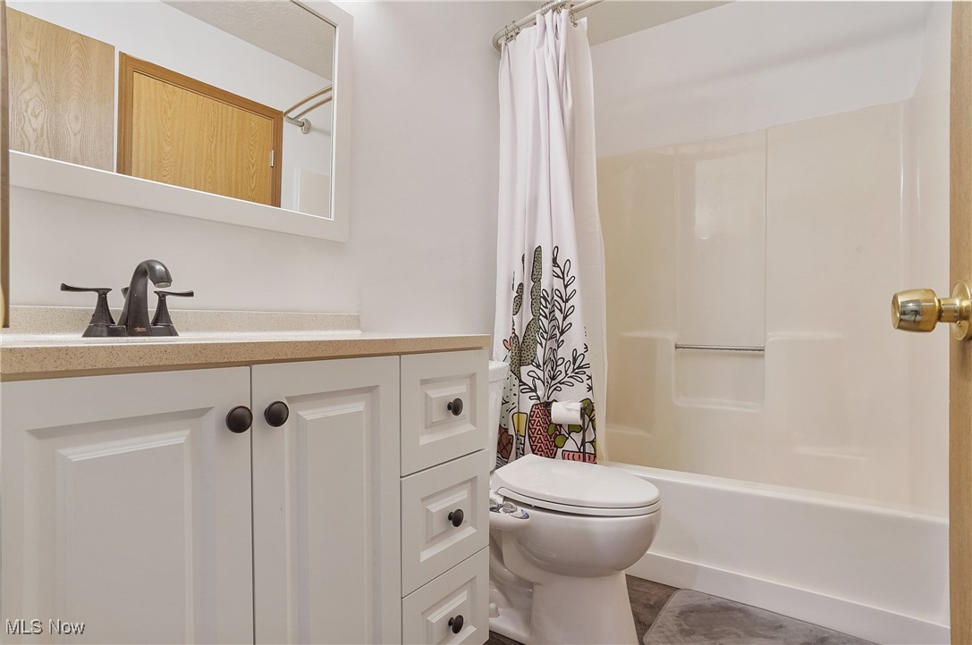 2426 Wrens Drive, Stow, Ohio image 14