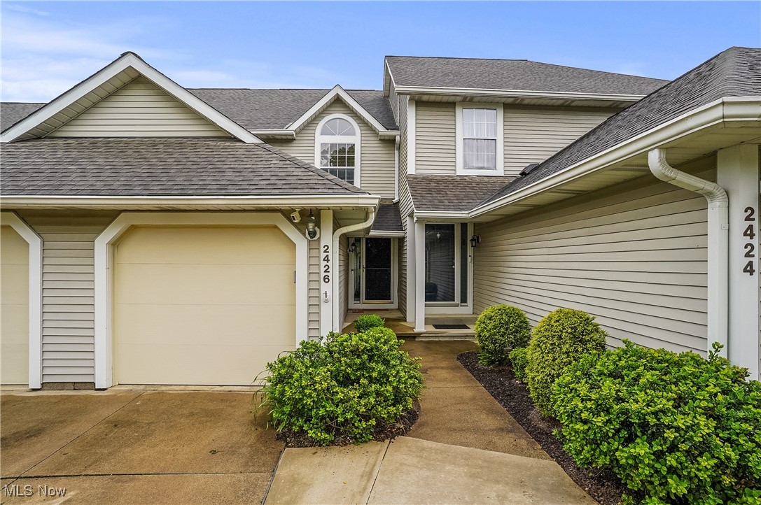 2426 Wrens Drive, Stow, Ohio image 1