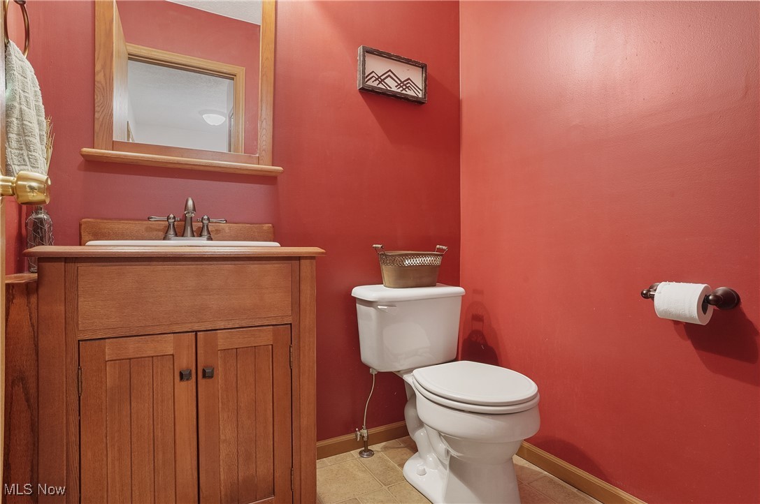 2426 Wrens Drive, Stow, Ohio image 12