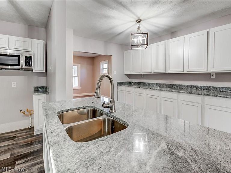 Riverside - Residential Lease