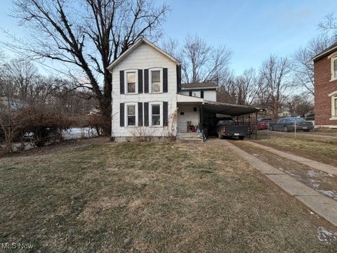 Homes For Sale - 1321 Sharon Avenue<br/> Muskingum County, Zanesville, OH 43701