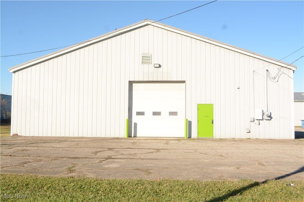 Photo of 1760 Root Road, Lorain, OH 44052 (MLS # 5168357)