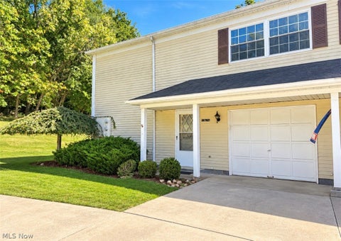 Condo For Sale - 13676 Oakbrook Drive #3676<br/> North Royalton, OH 44133