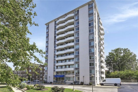 Photo for 11811 Lake Avenue 1002