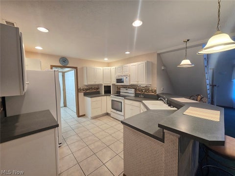 Tiny photo for 1425 Laurenbrook Lane NE, Massillon, OH 44646 (MLS # 5255087)