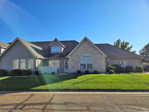 Photo of 1425 Laurenbrook Lane NE, Massillon, OH 44646 (MLS # 5255087)