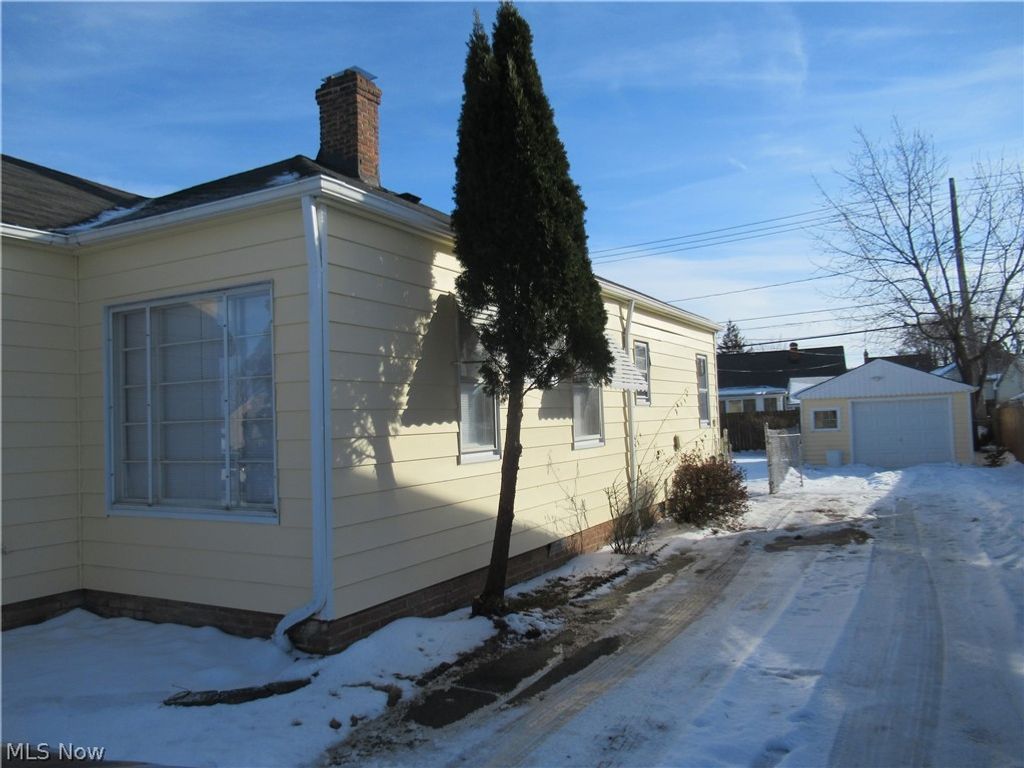 Photo of 1403 Dawnwood, Parma, OH 44134 (MLS # 5190037)