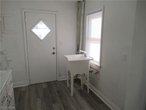 Tiny photo for 1403 Dawnwood, Parma, OH 44134 (MLS # 5190037)