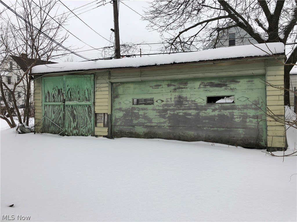 East Blvd - Residential Income