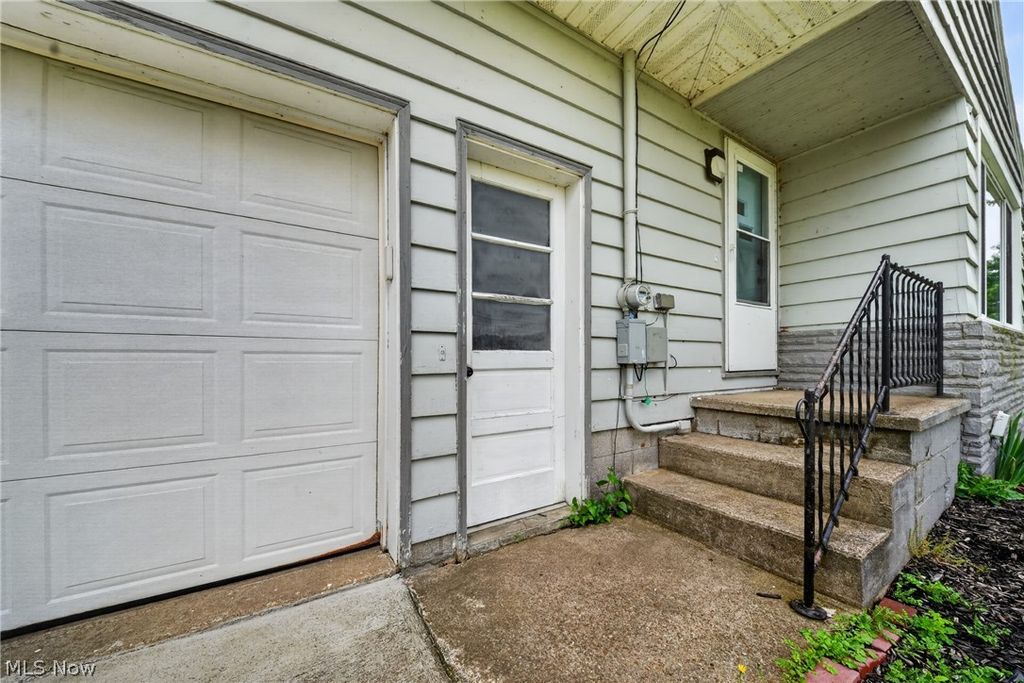Photo of 2744 Austinburg Road, Ashtabula, OH 44004 (MLS # 5222292)