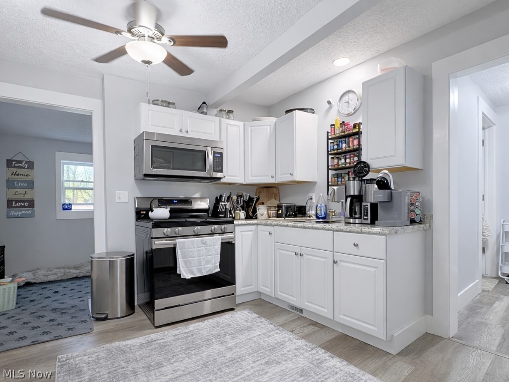 Smith Realty Company's Roundho - Residential