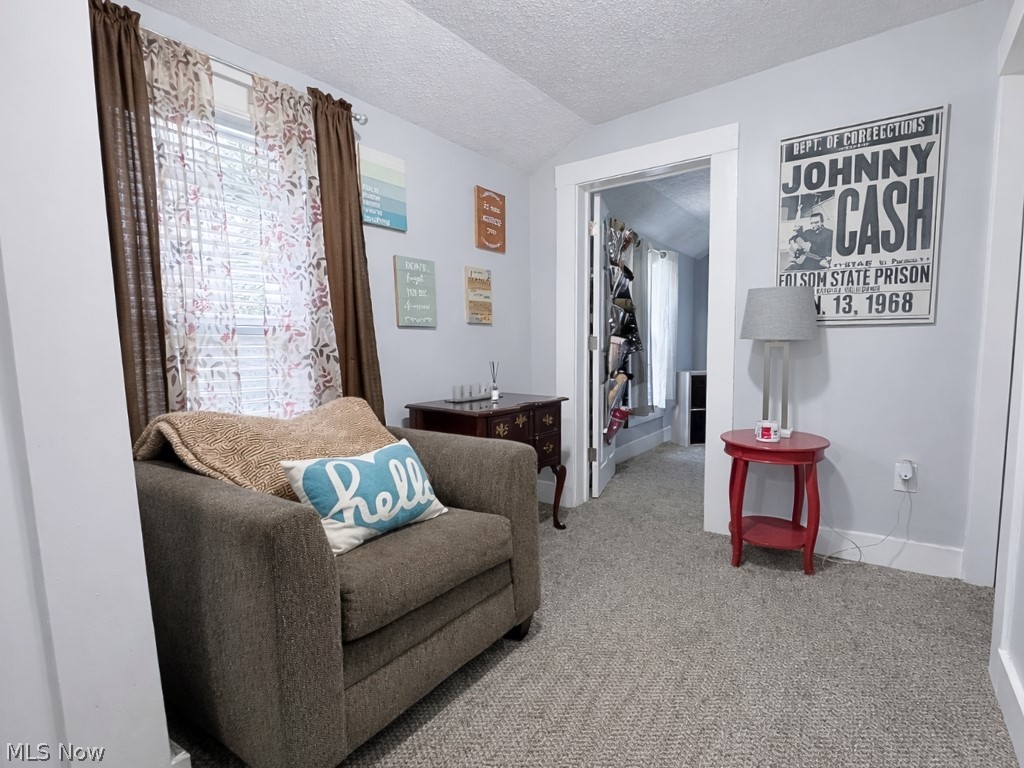 Smith Realty Company's Roundho - Residential