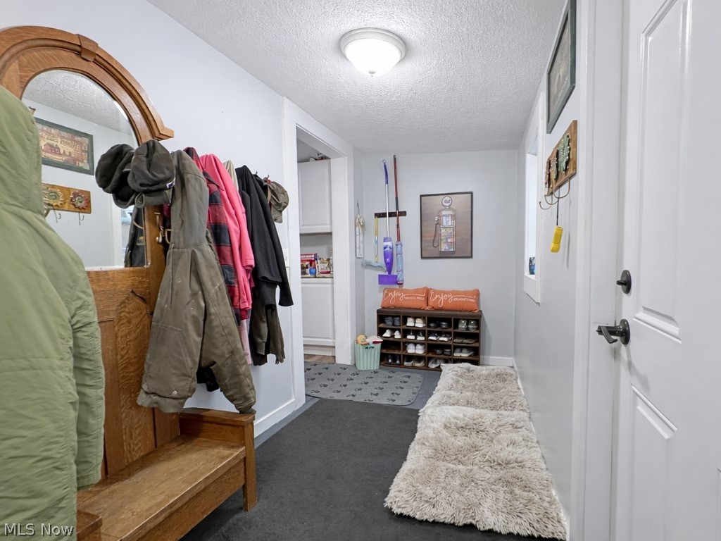 Smith Realty Company's Roundho - Residential