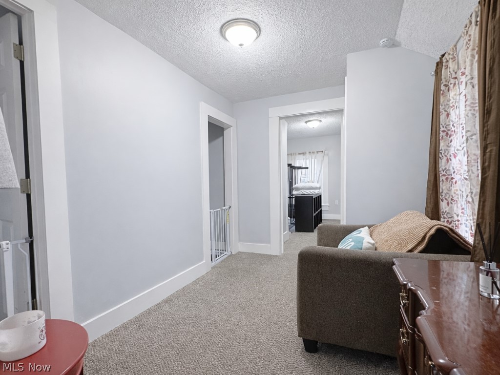 Smith Realty Company's Roundho - Residential